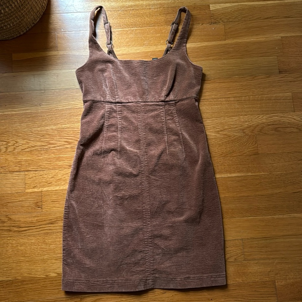 Brown corduroy Wild Fable slim fitting dress in great condition. Fits s/xs